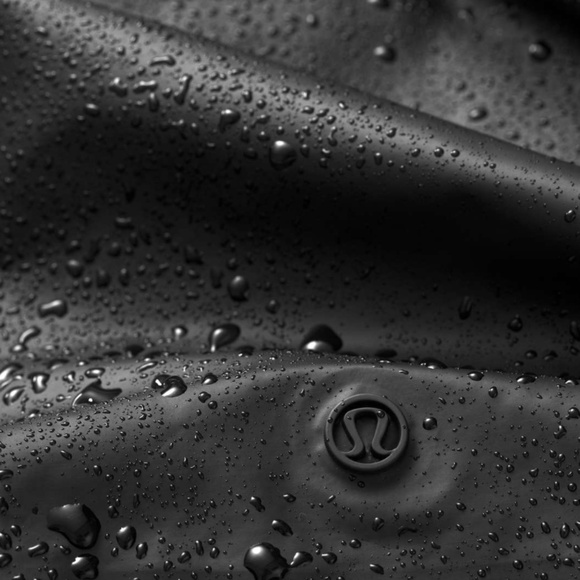 Into the Drizzle Lululemon Jacket NWT size 10 - Picture 7 of 9